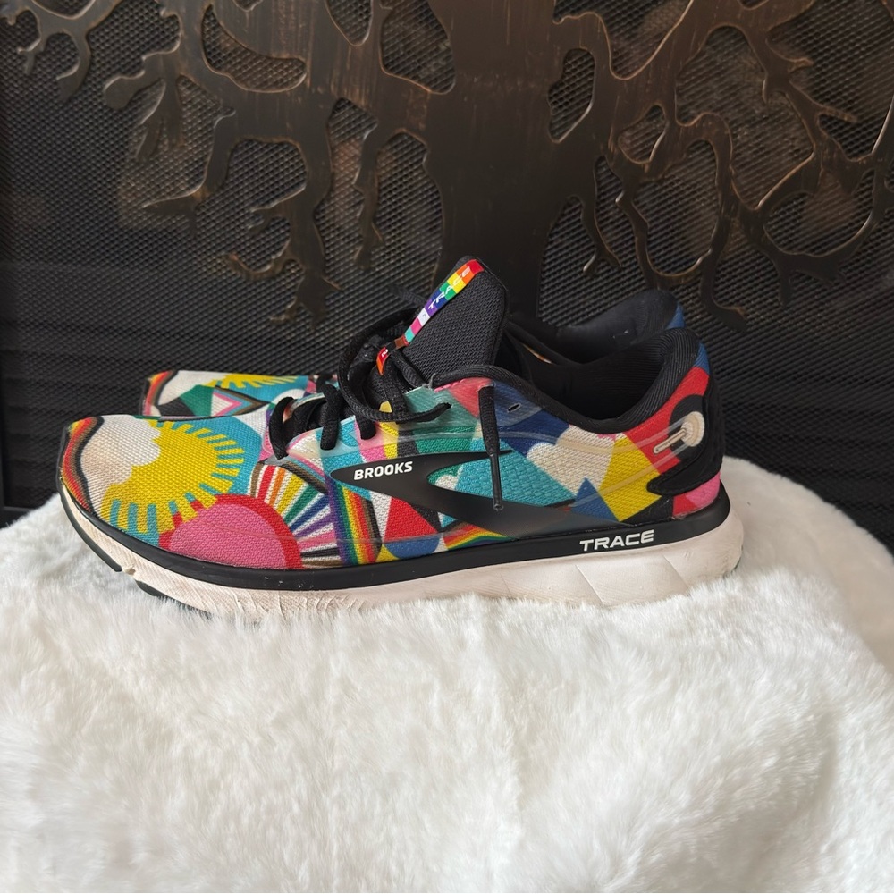 Brooks Colorful Athletic Shoes - Picture 10 of 11